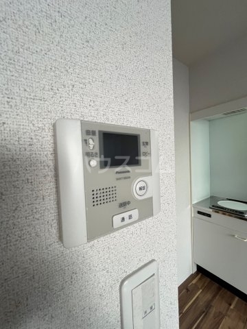 ����20