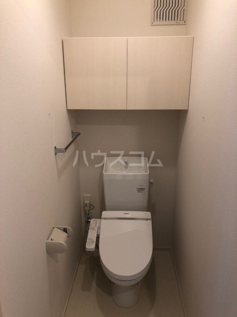 ����4