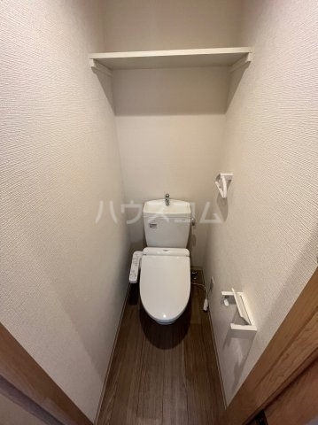����4