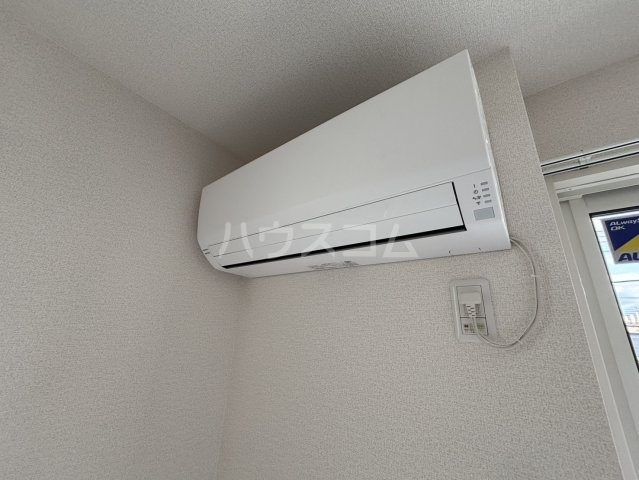 ����9