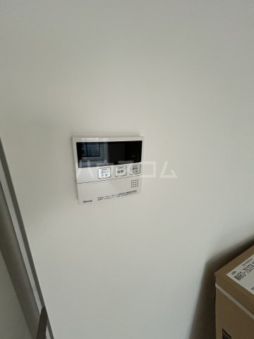 ����10