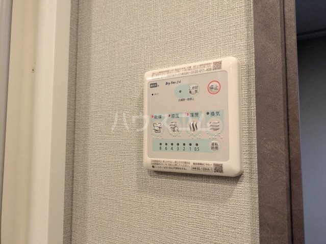 ����16