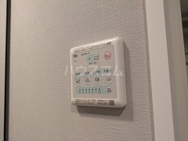 ����15