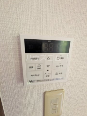 ����12