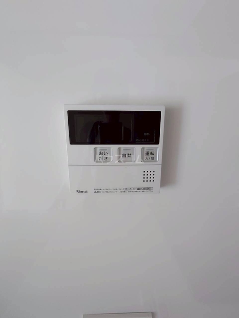 ����12