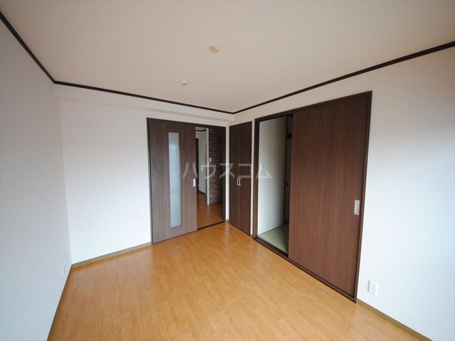 ����8
