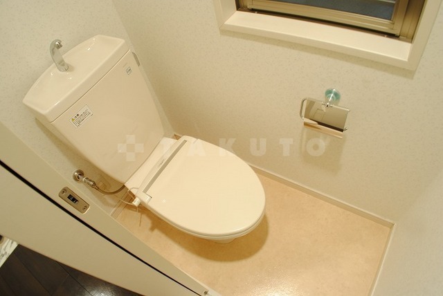����4