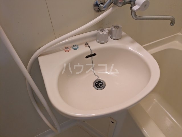 ����5