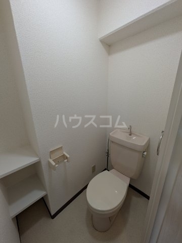 ����4
