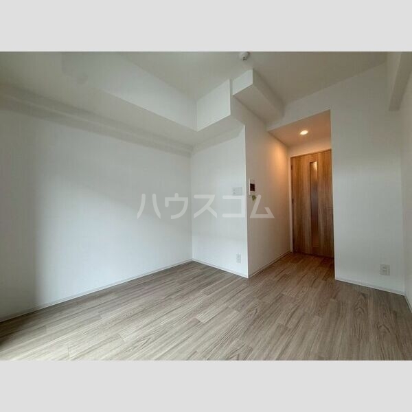 ����11