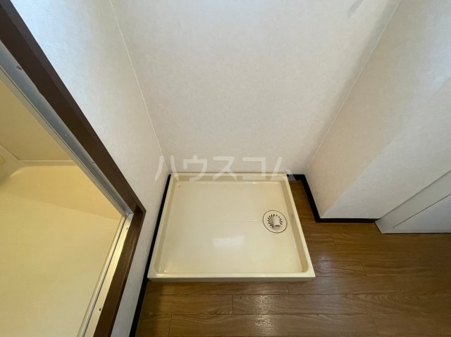 ����12