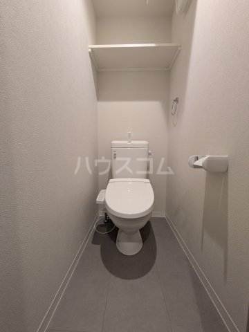 ����4