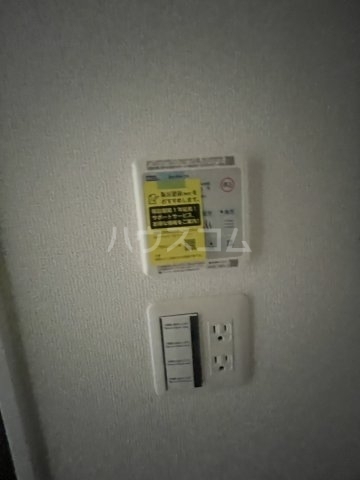 ����13