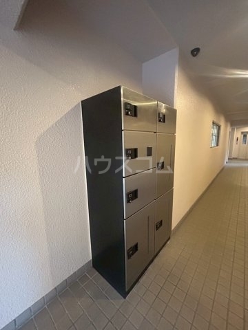 ����16