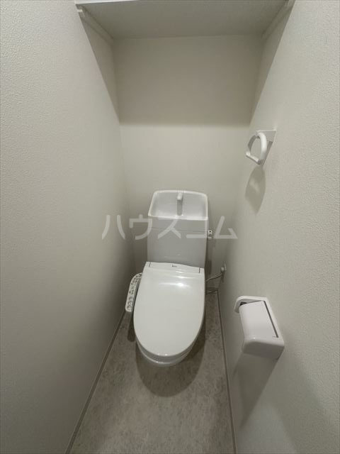 ����17