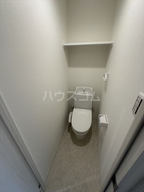 ����4