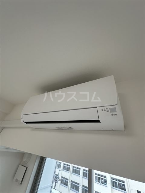 ����12