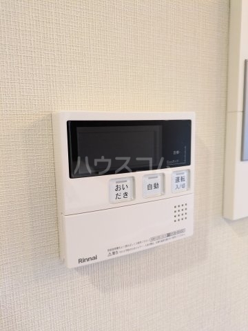 ����18