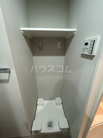 ����20