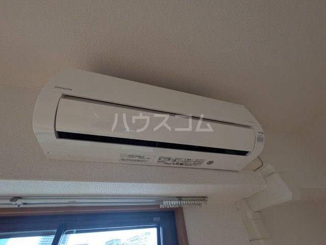 ����16