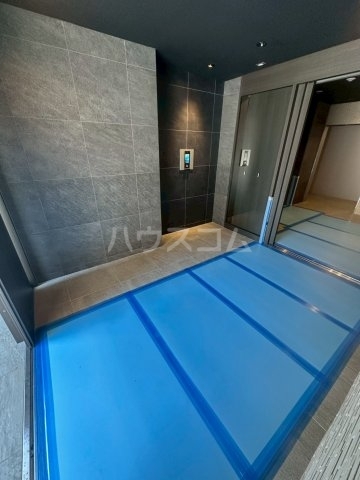 ����20
