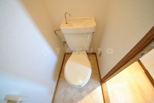 ����5