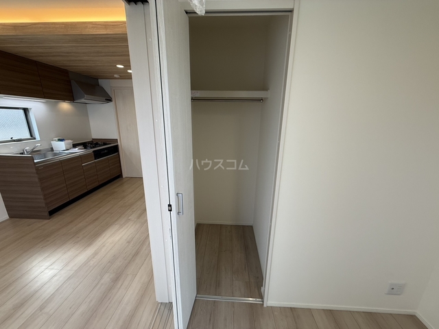 ����21