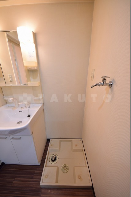 ����10