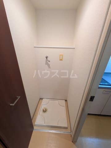 ����15