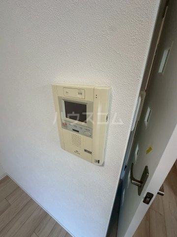 ����17