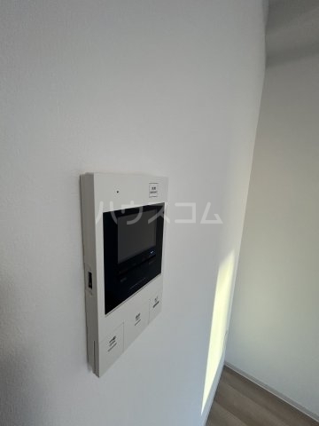 ����12