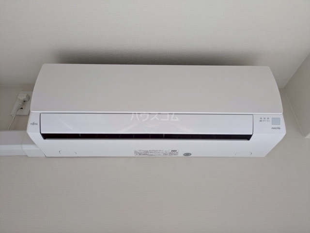 ����12