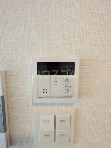 ����23