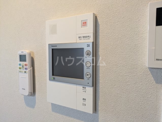 ����20