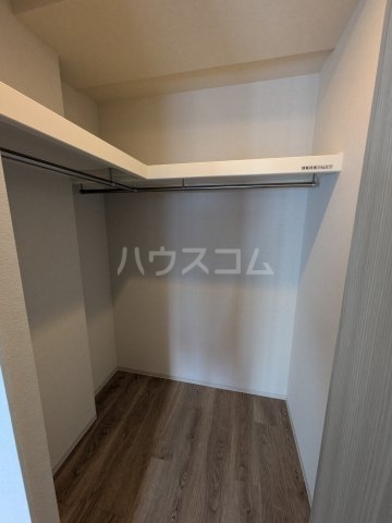 ����9
