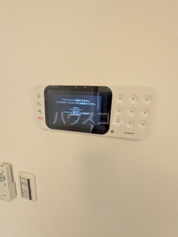 ����12