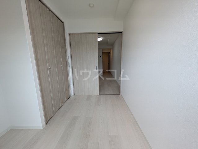 ����11