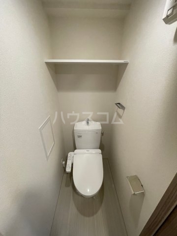 ����4
