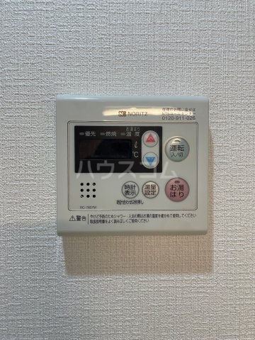 ����16