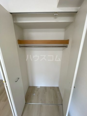 ����13