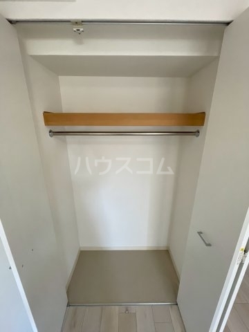 ����13