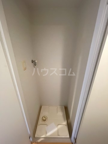 ����12