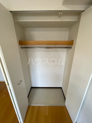 ����13