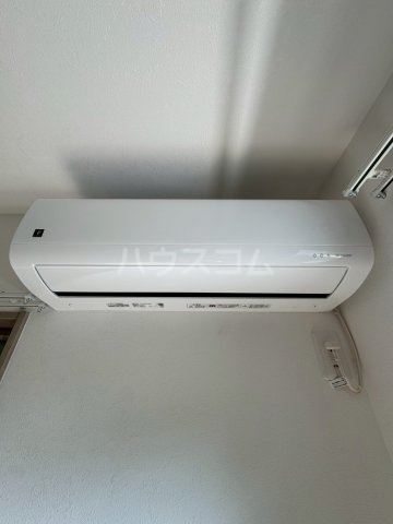 ����12