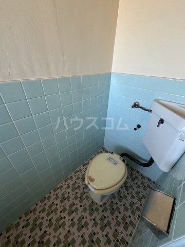 ����4