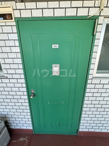 ����9