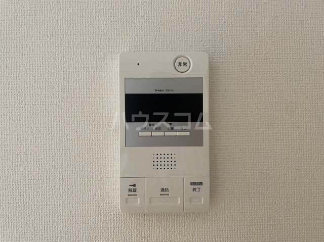 ����8