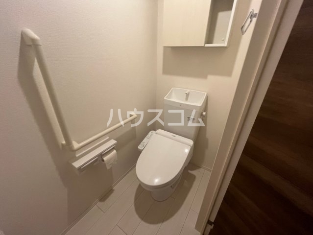 ����4