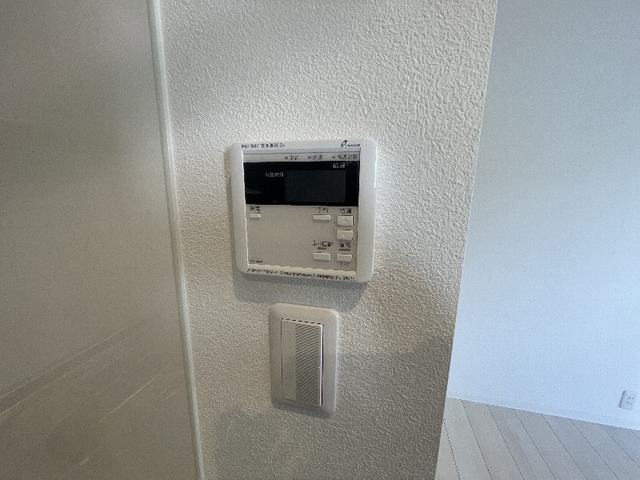 ����10