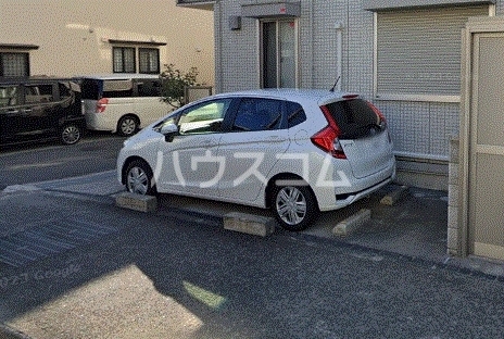 ����12